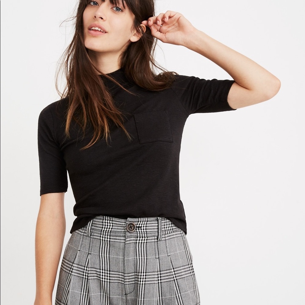 Mock neck Shirttail Tee